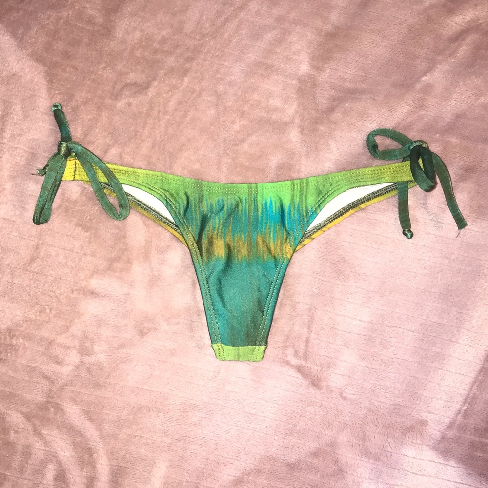 Bikini bottoms